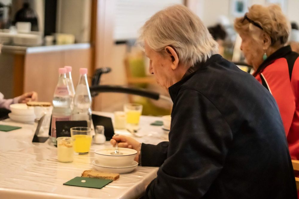 Bild aus dem Speisesaal beim Mittagsessen